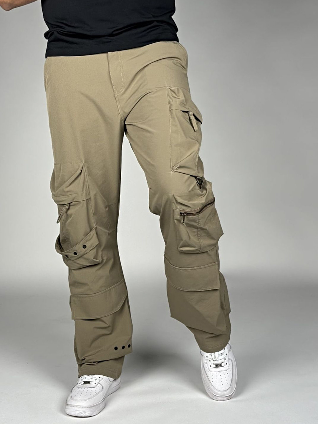 TIFTON Men Solid Mid-Rise Regular Fit Cargos Trousers