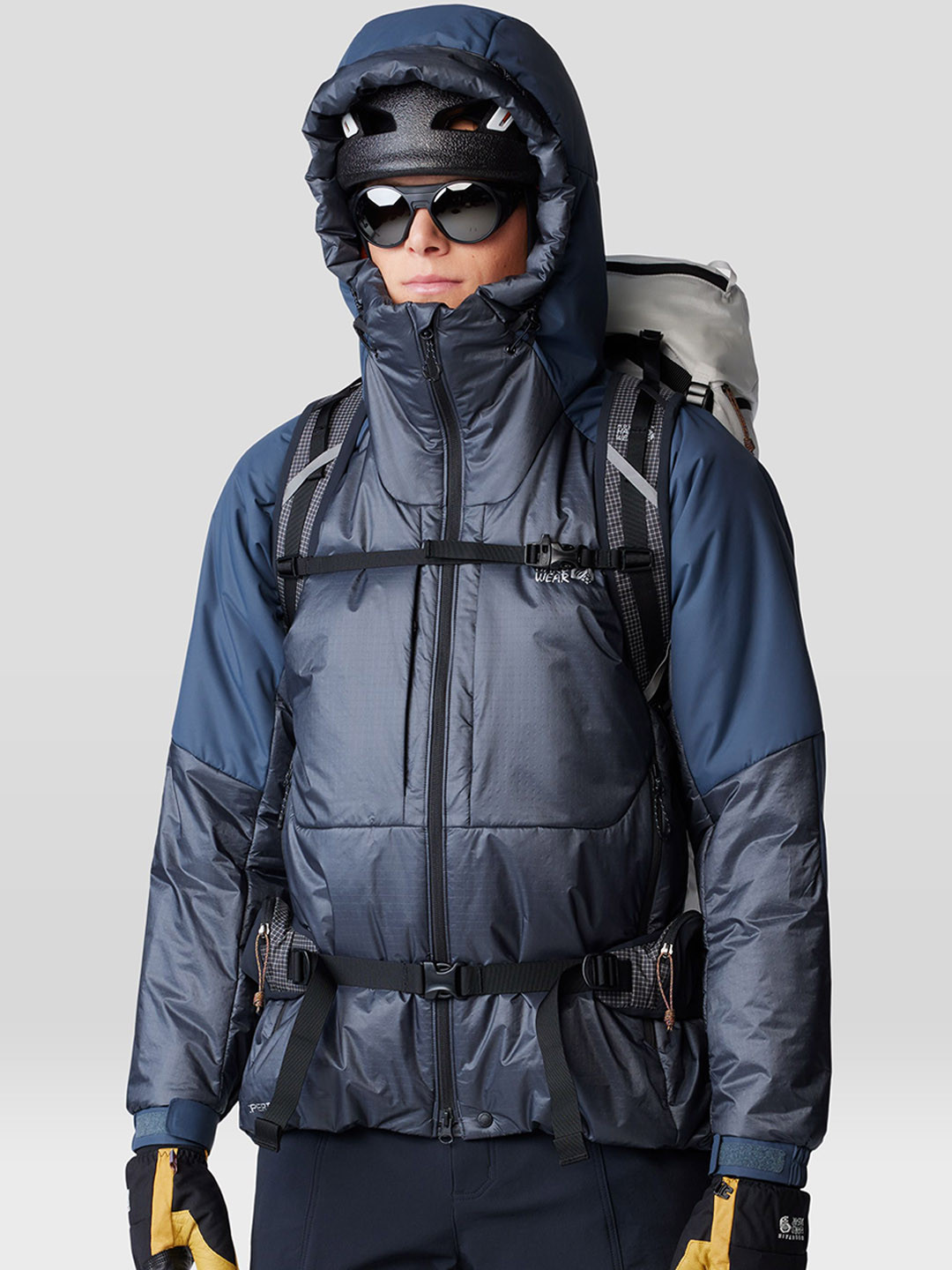 Mountain Hardwear Men Solid Hooded Lightweight Puffer Jacket