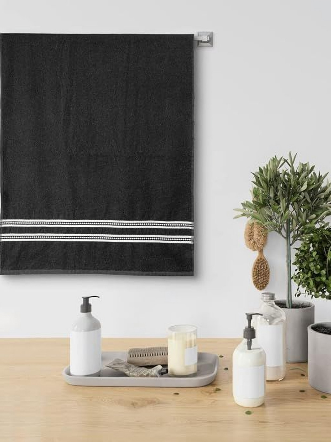 METRO LIVING Grey & White Cotton 380 GSM Bath Towel