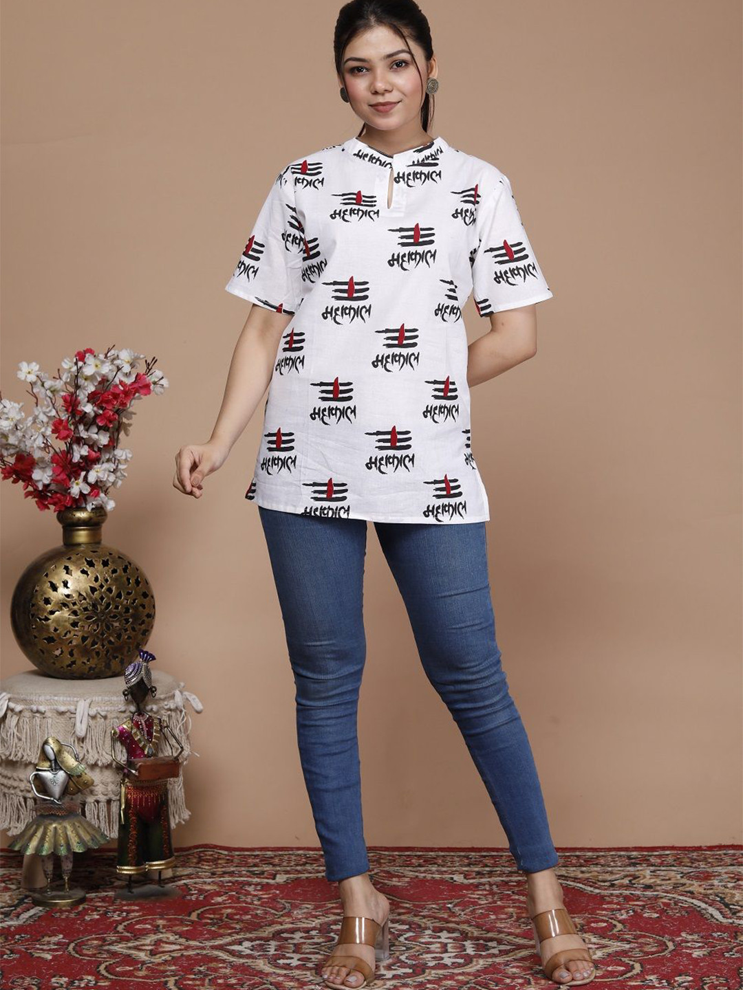 MANRANGI Casual High Neck Typography A-Line Top