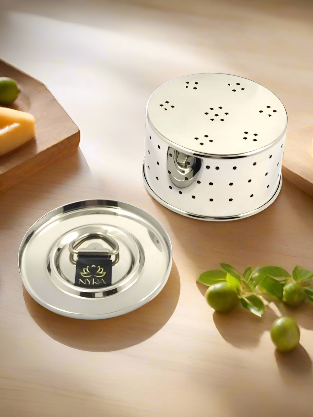 Nyra Kitchenware Steel Stainless Steel Mould & Strainer With Top Press Lid