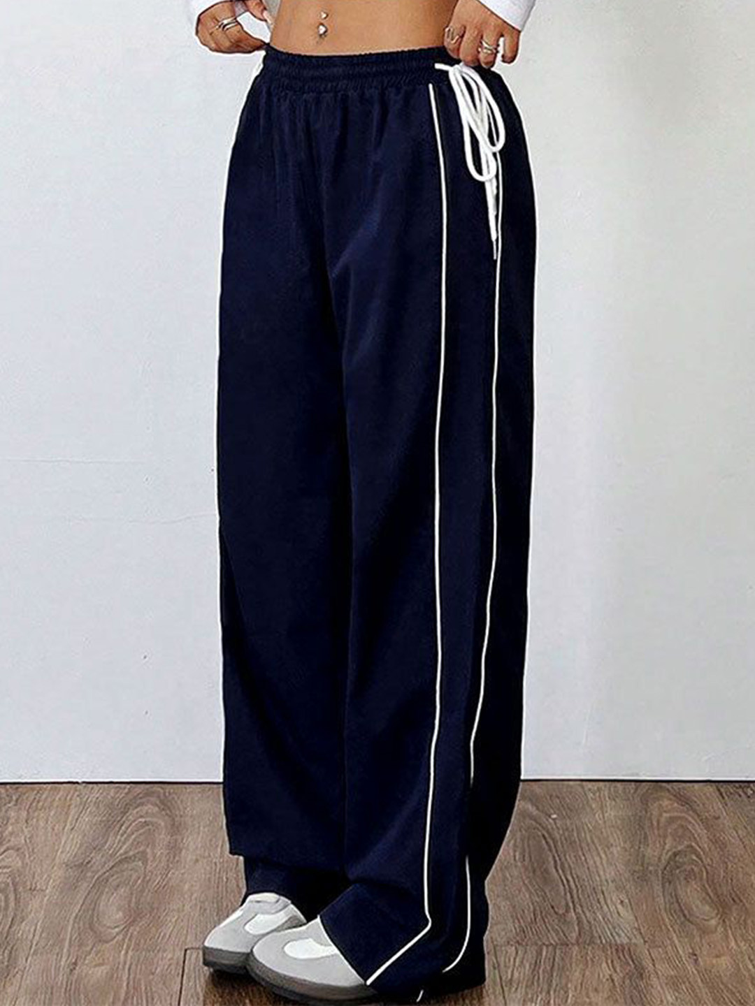 Outzidr Women Side Stripe Sweatpants