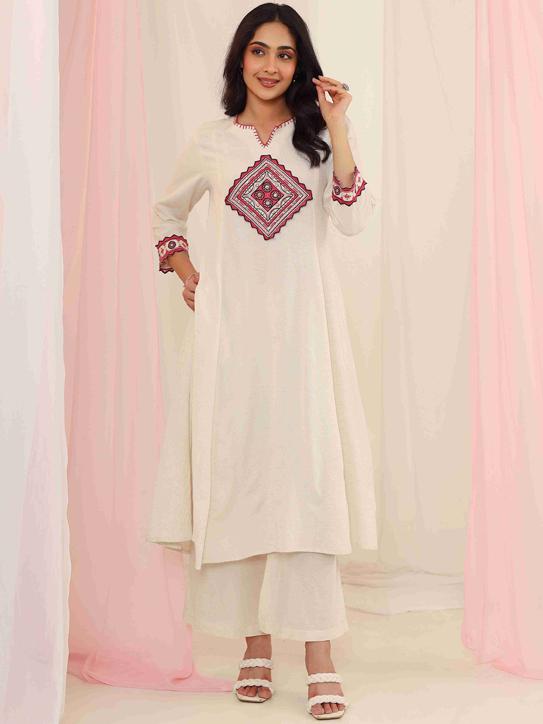 MISRI Women Floral Embroidered Regular Kurta with Palazzos