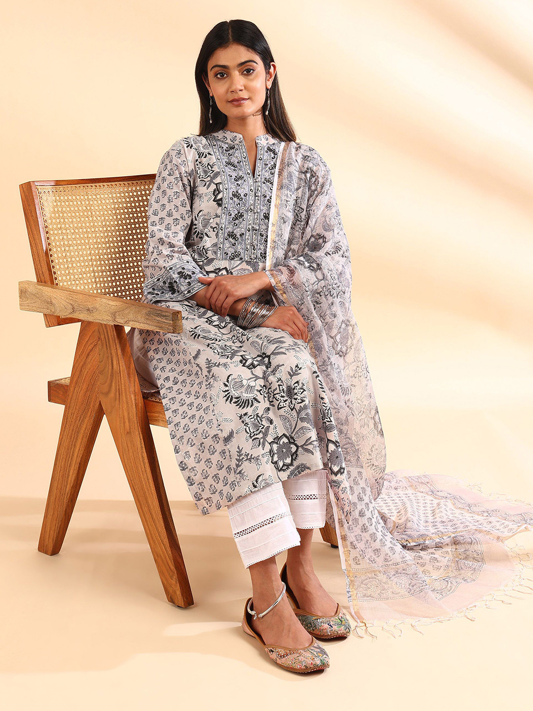 Tahiliya Grey Kota Doria Dupatta