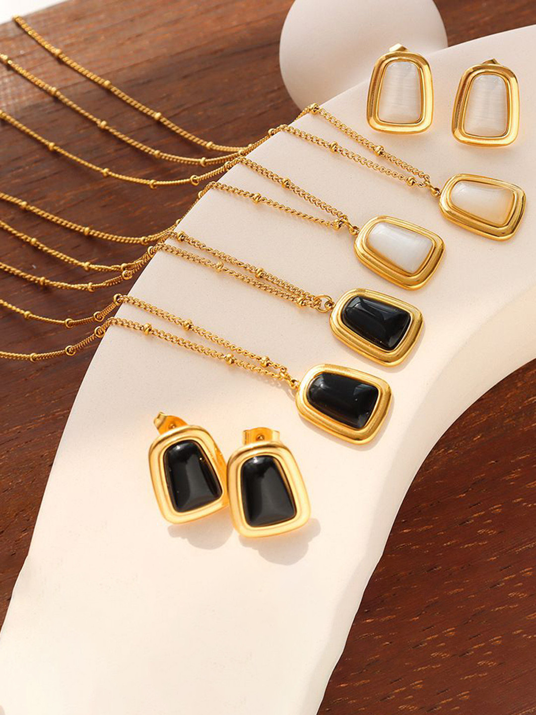 BLACKBOX Gold-Plated Gem Stone Studded Jewellery Set