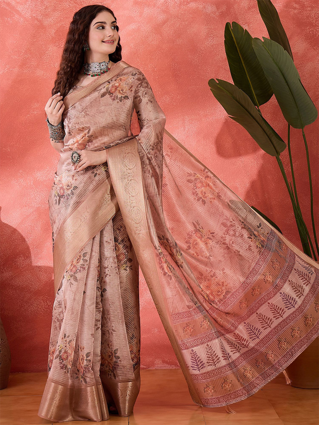 SHADOW & SAINING Floral Zari Tussar Saree
