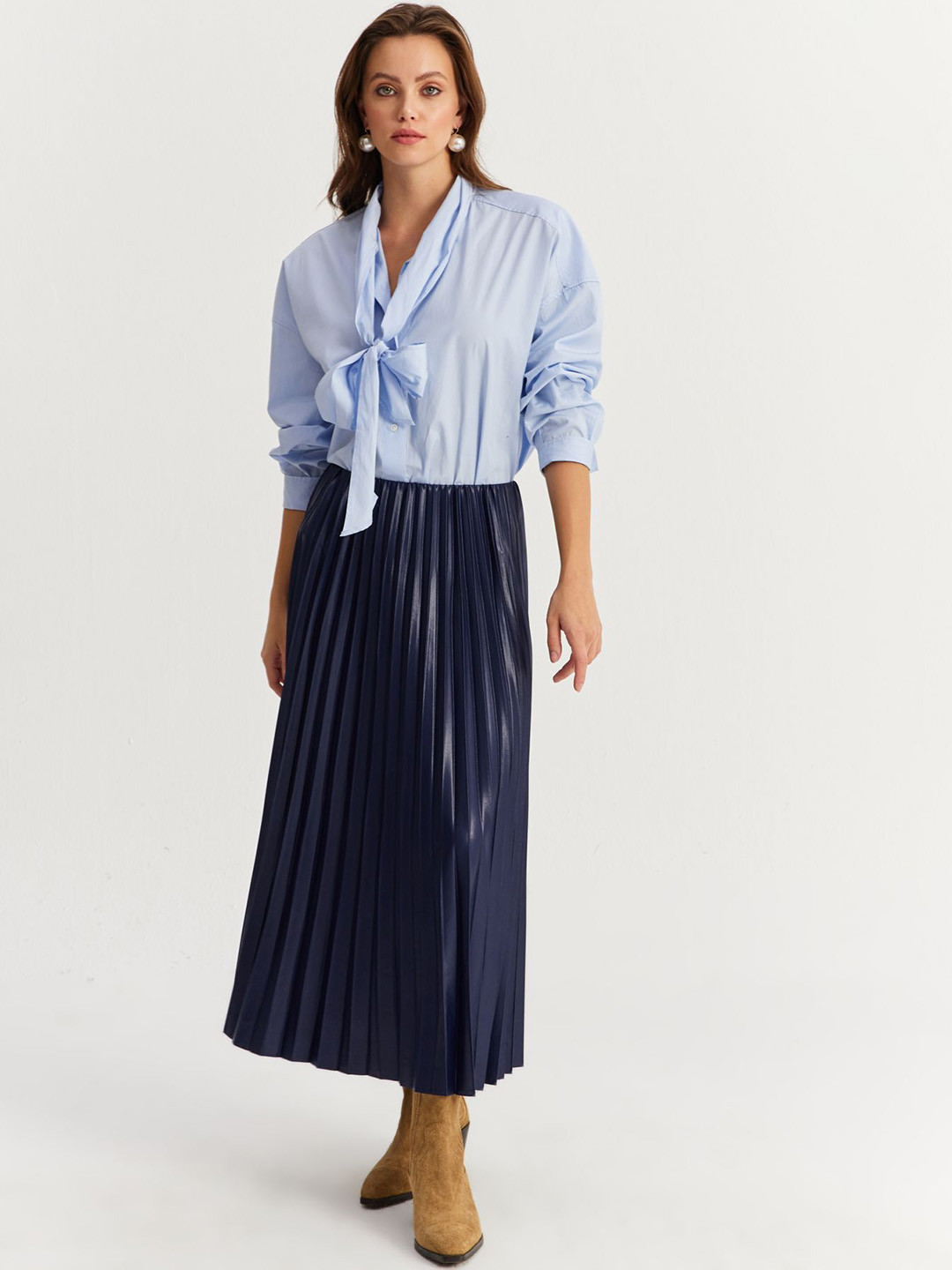 Cool & Sexy A-Line Pleated Midi Skirt