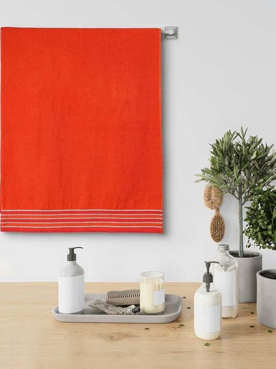 METRO LIVING Orange & White Cotton 400 GSM Bath Towel