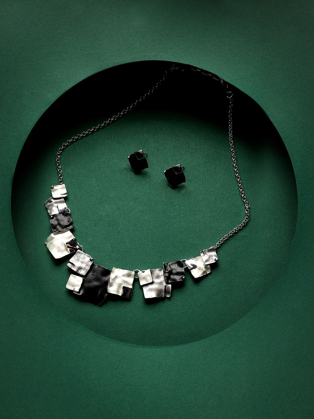DressBerry Silver-Plated Textured Square Jewellery Set