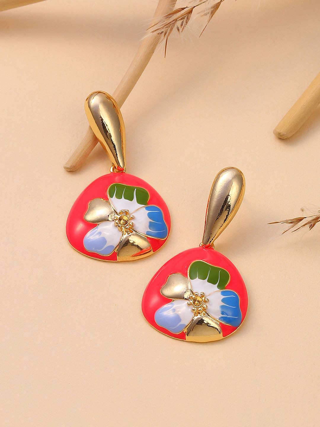 DressBerry Gold-Plated Contemporary The Hana Drop Earrings