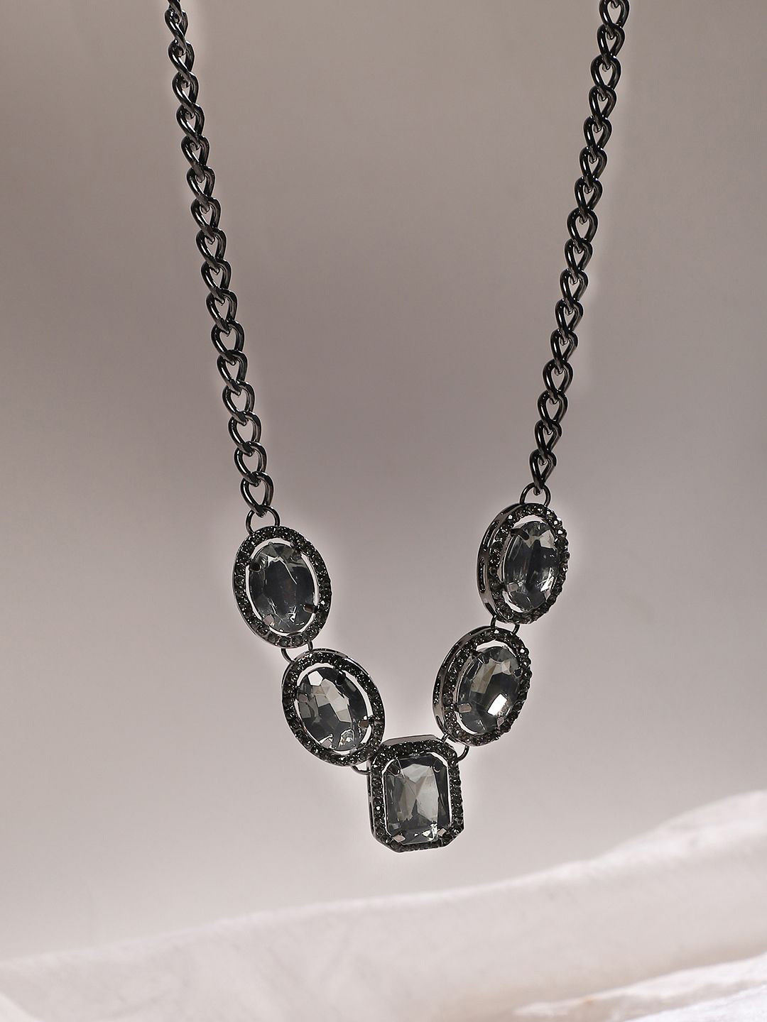 DressBerry Crescendo Collar Black Silver-Plated Crystal Studded Necklace
