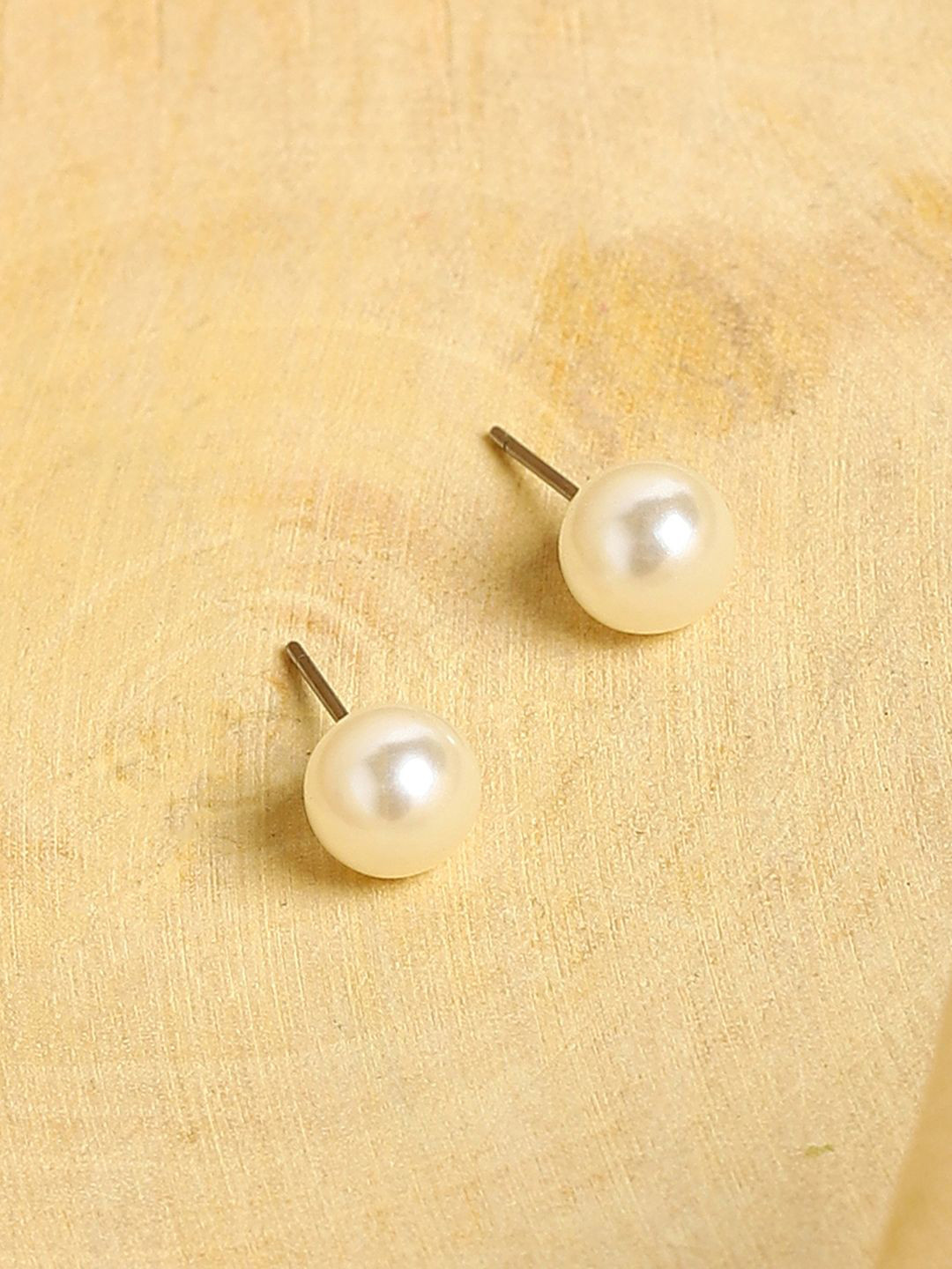 DressBerry Silver-Plated Pearls Beaded Circular The Jackie Studs
