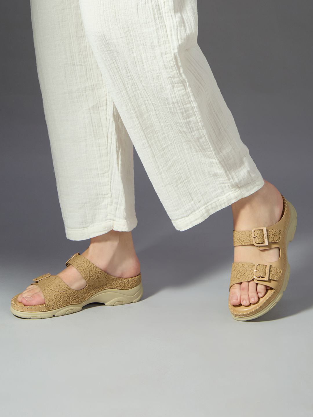 Inc 5 Women Solid Open Toe Slip-On Flat Sandals