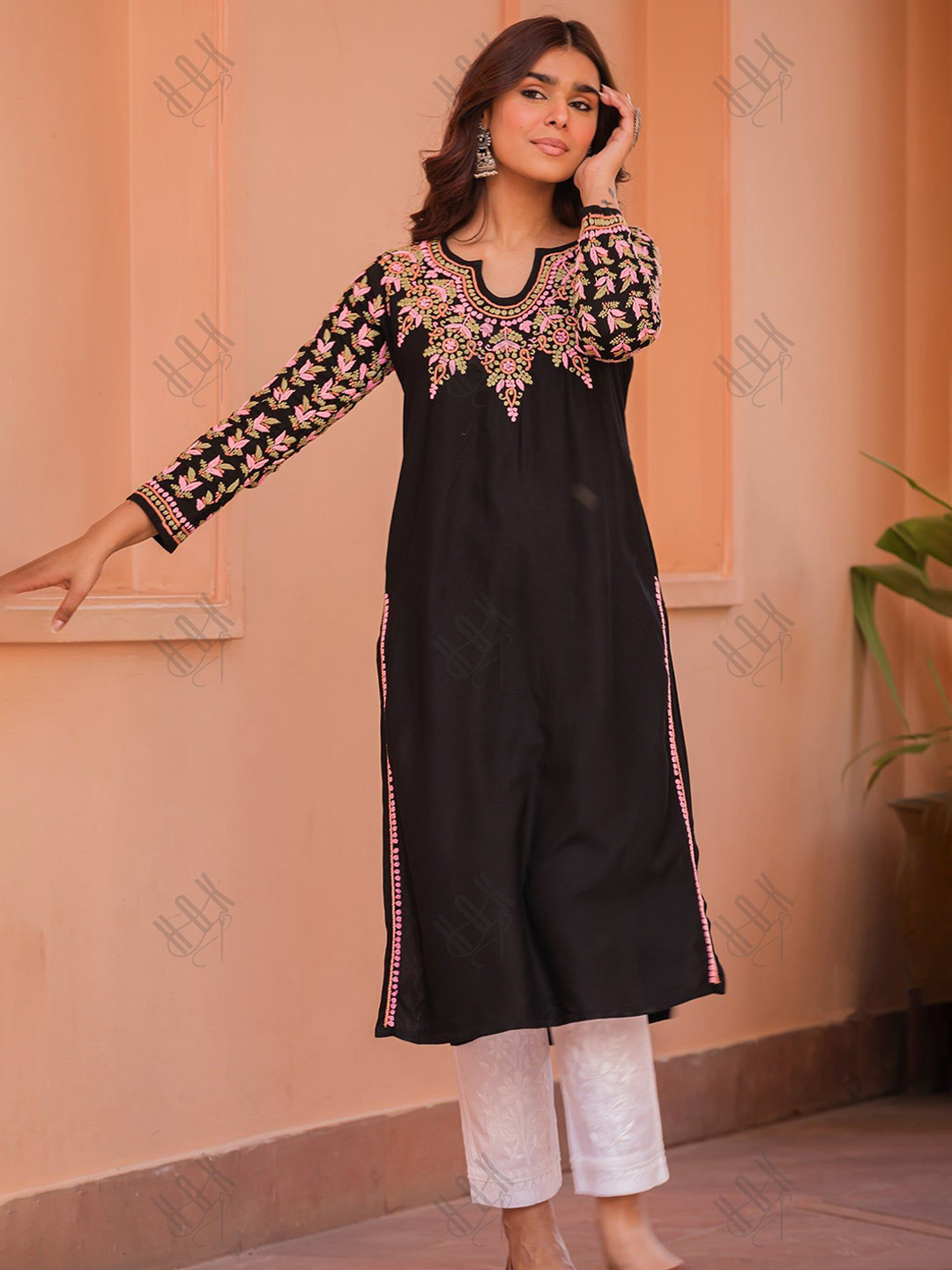 HOUSE OF KARI Saba Floral Embroidered Chikankari Long Kurta