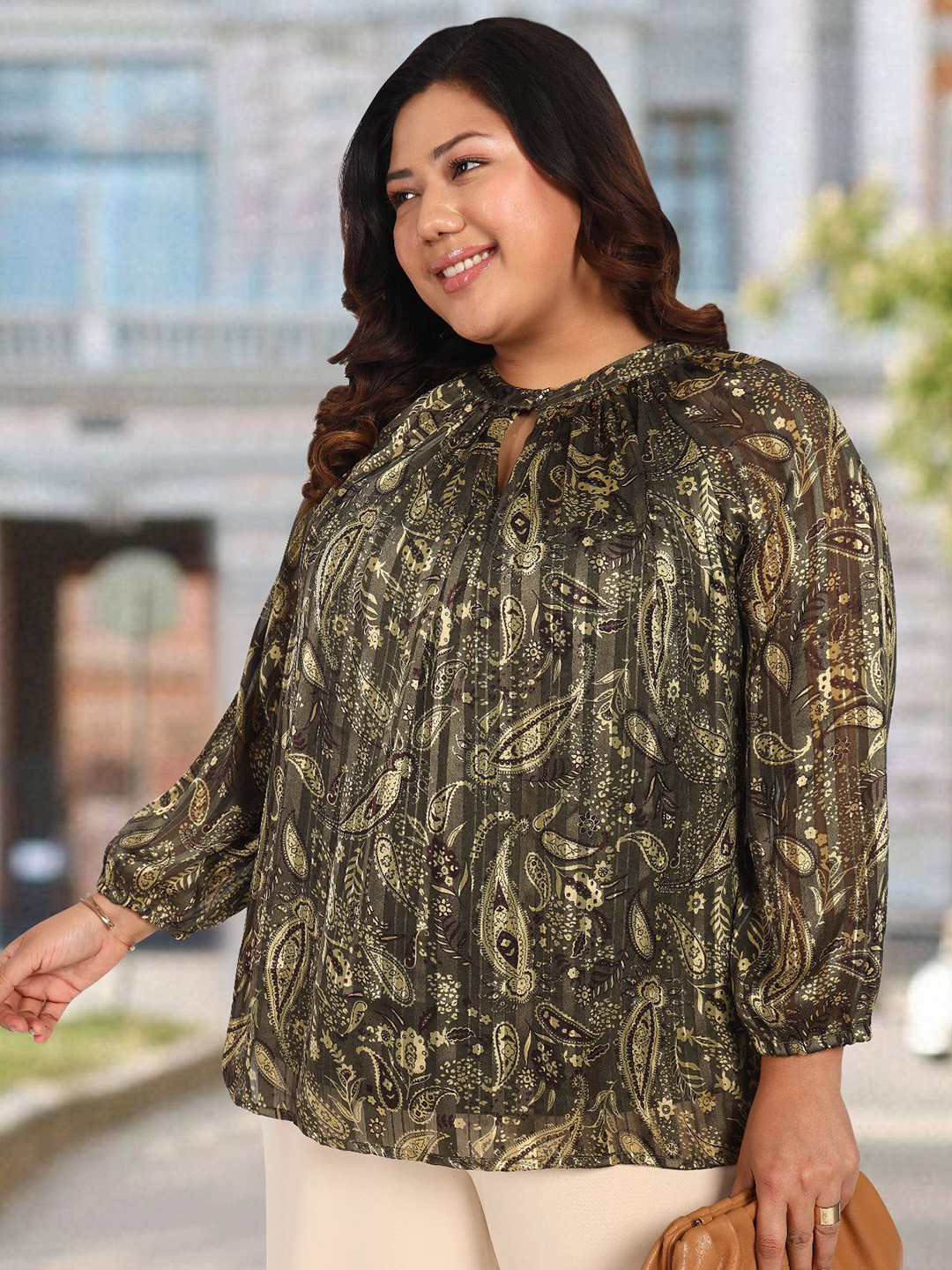 wild U Plus Size Paisley Printed Top