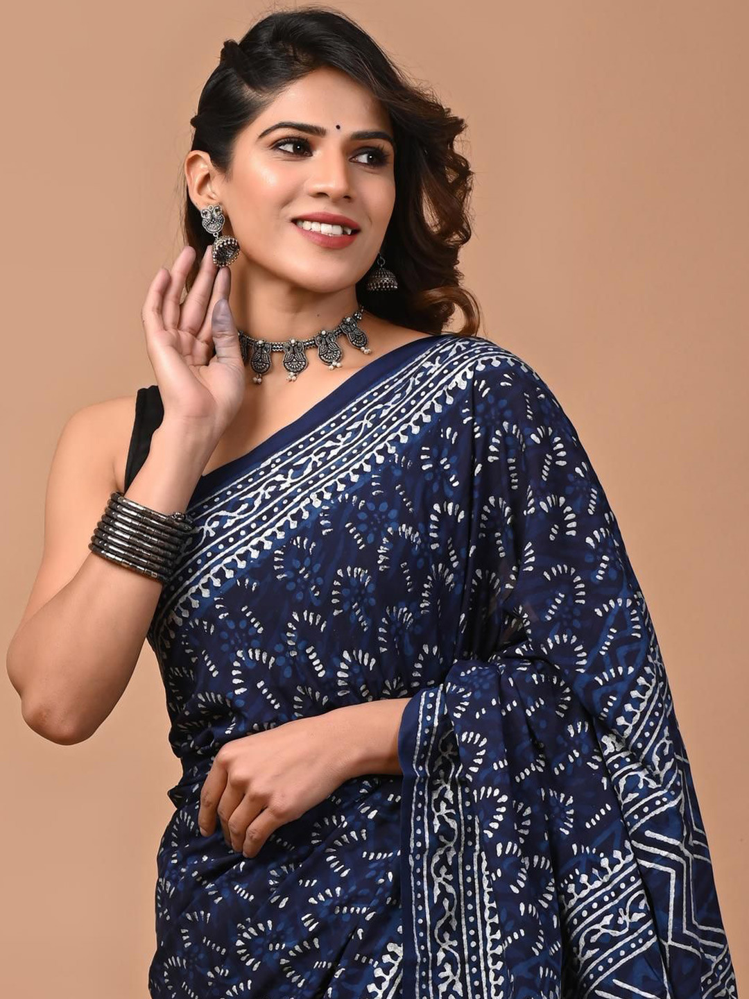 Taavi Elegant Block Printed Bagru Technique Saree With Blouse Piece