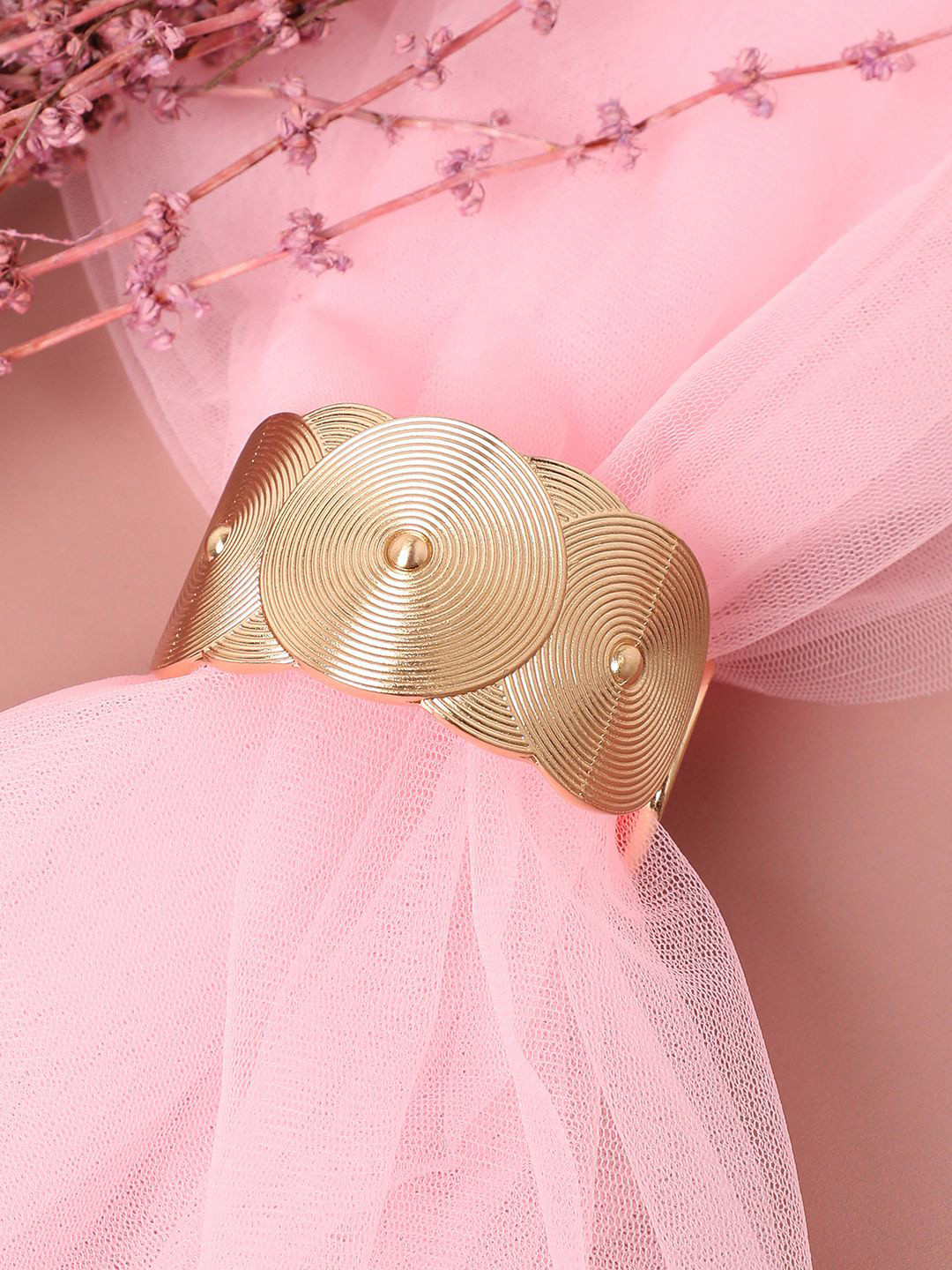 DressBerry Gold-Plated Circular Ribbed Cuff Bracelet