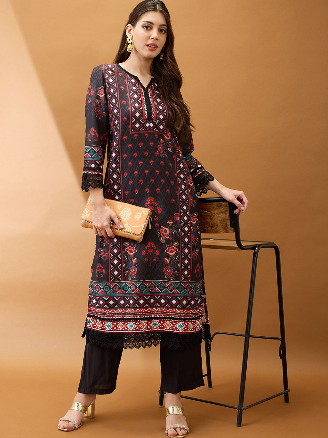 Globus Floral Print Lace Insert Scalloped Hem Straight Kurta With Elasticated Pant Set