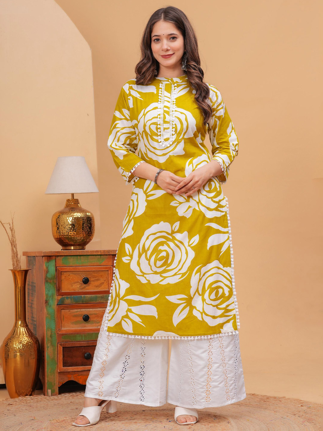 Fashion4word Women Embroidered Floral Kurta