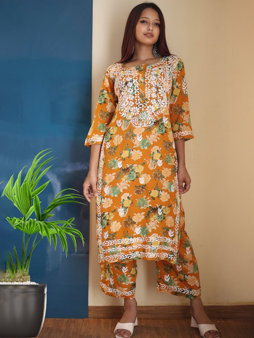 myplusfashion Women Floral Embroidered Regular Chikankari Kurta with Palazzos