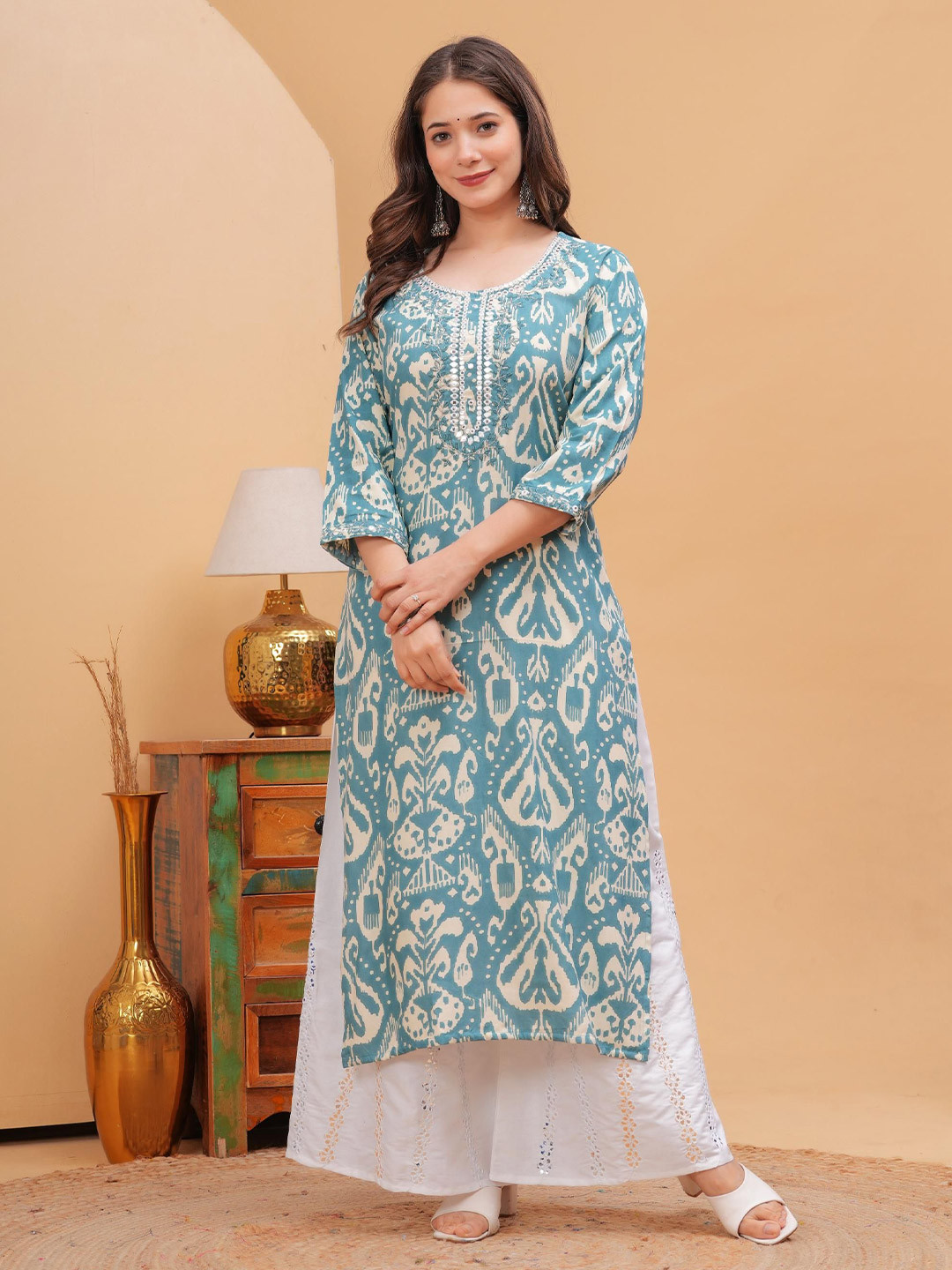 Fashion4word Women Geometric Embroidered Kurta