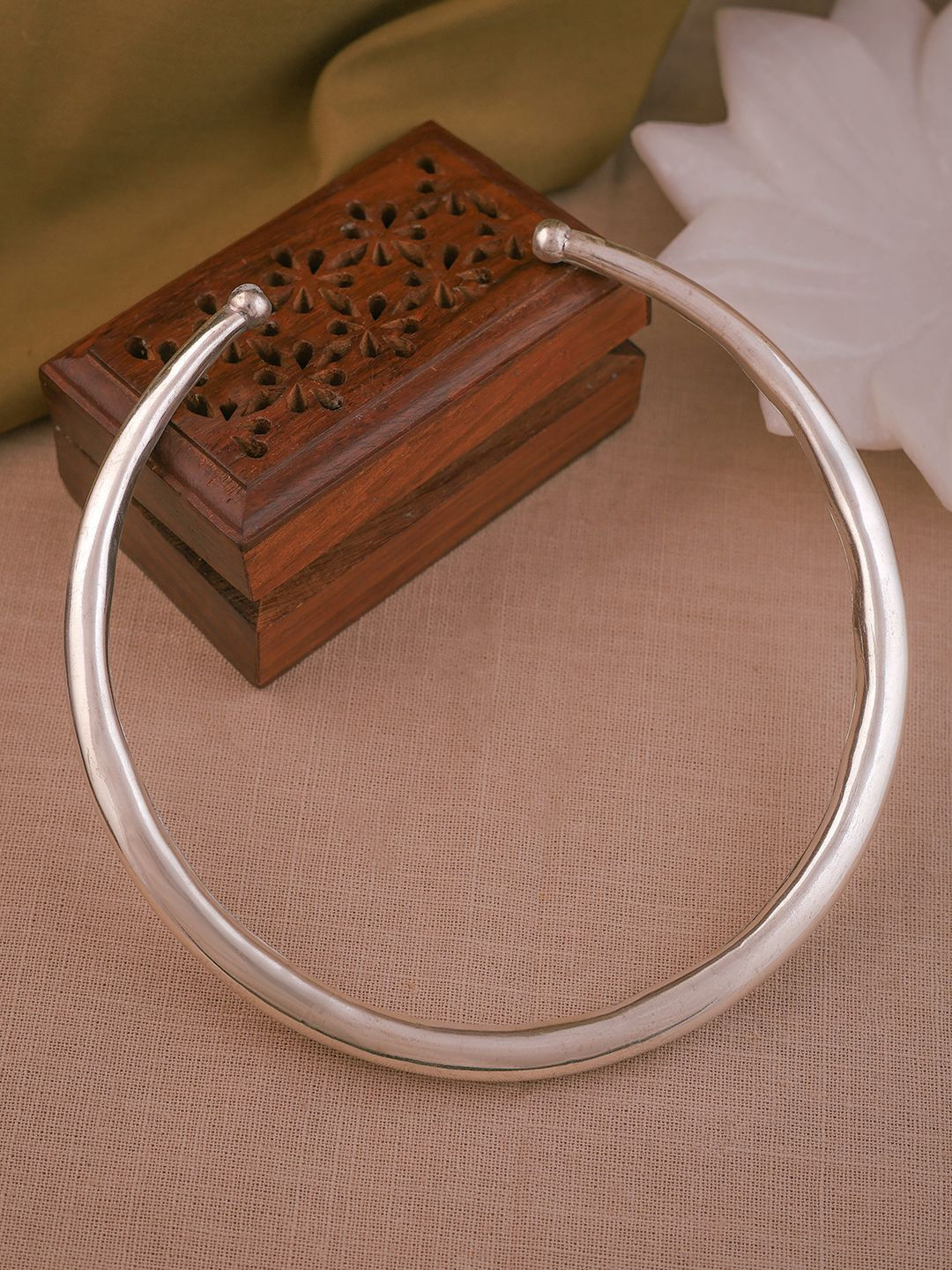 VIRAASI Silver-Plated Hasli Necklace