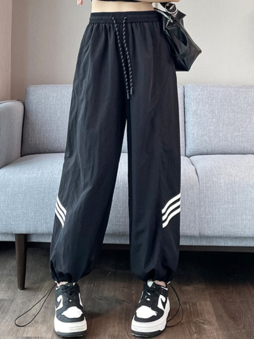 Outzidr Women Stripped Cargo Jogger