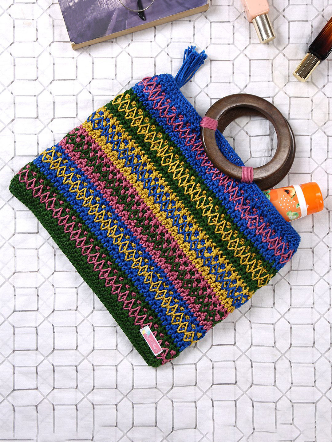 Magic Needles Swagger Handheld Bag with Quilted