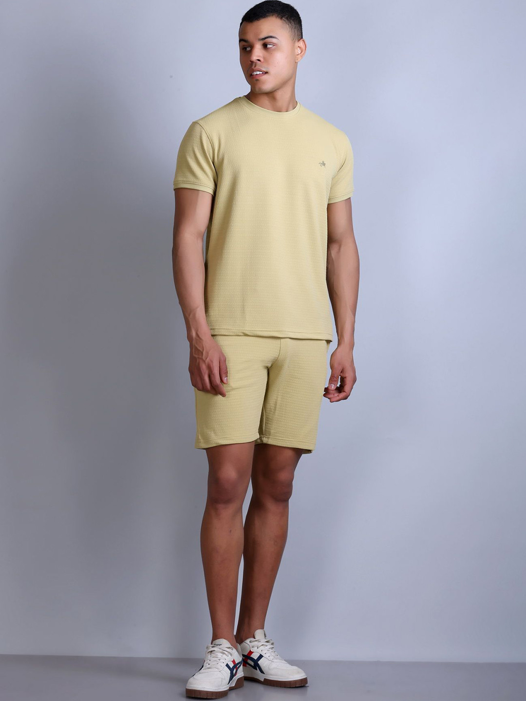 Parcel Yard Round Neck T-Shirt With Shorts