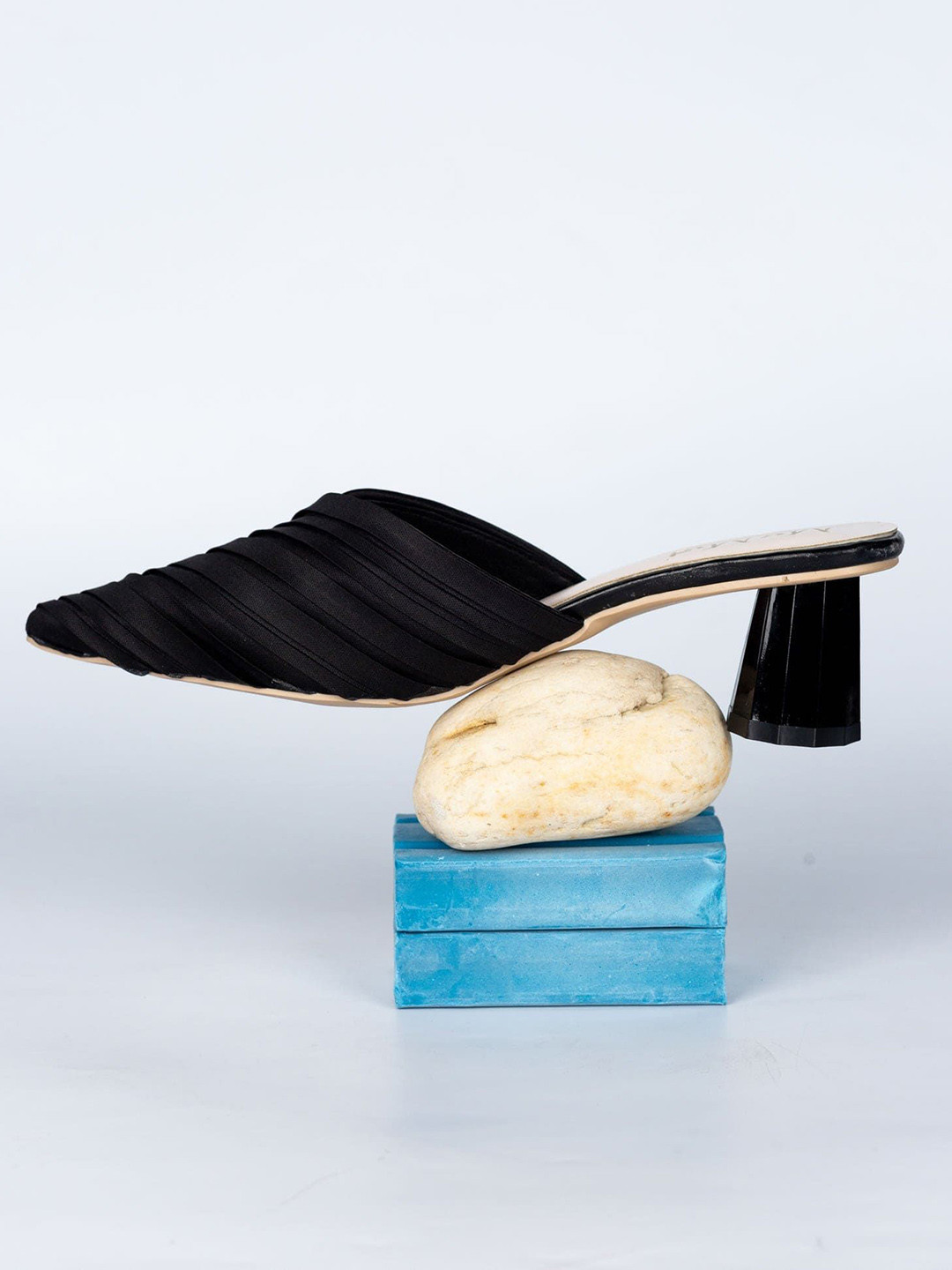 MyMy footwear Women Striped Leather Flatform Mules