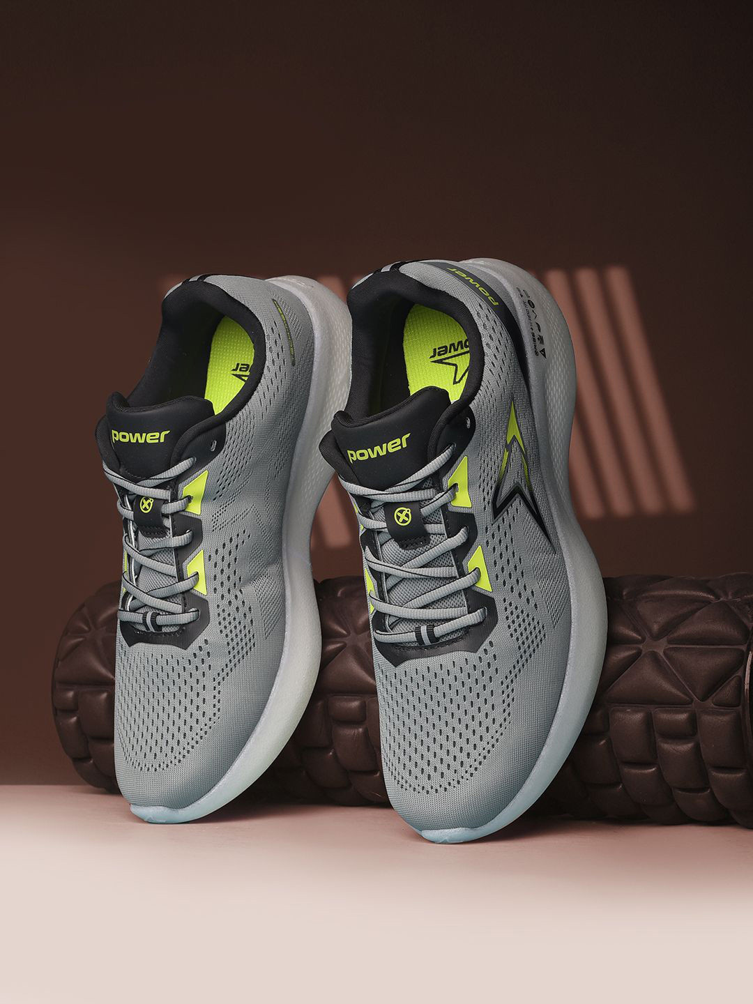 Power Men Solid Sneakers