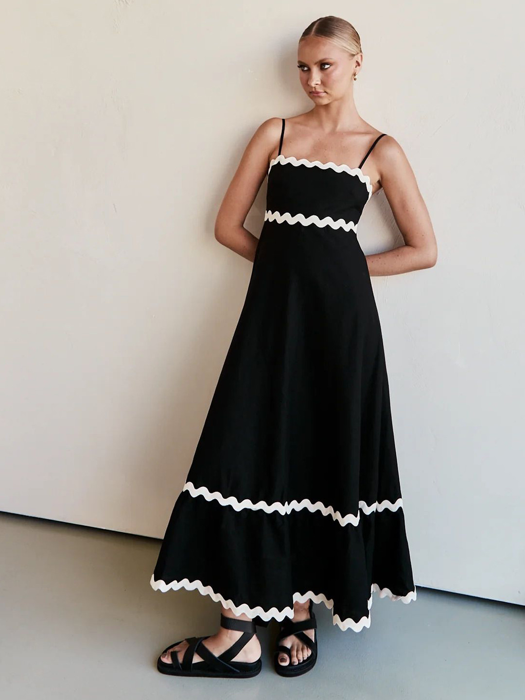 bebe Black Scalloped Trim Spaghetti Strap A-line Maxi Dress