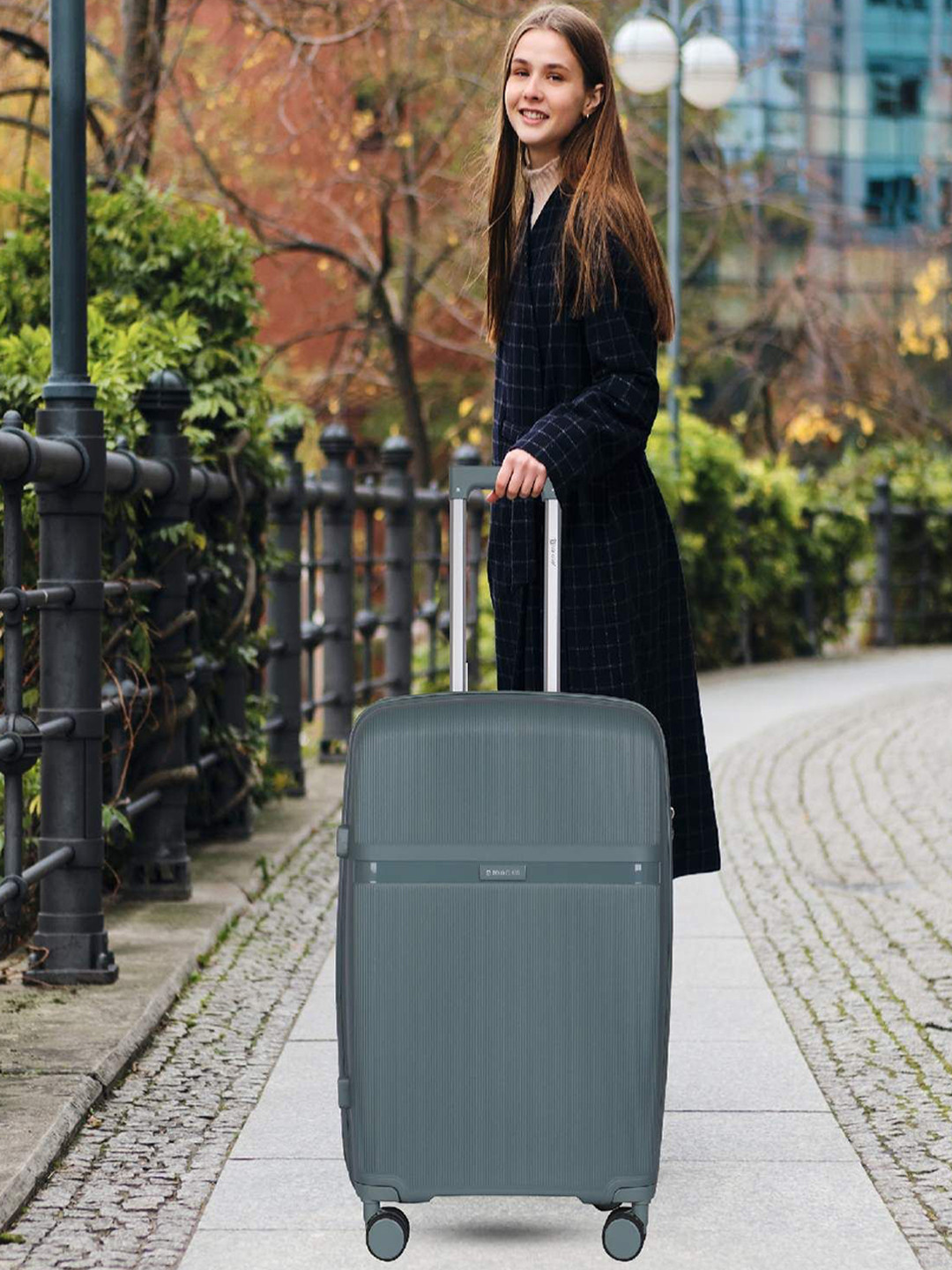 Polo Class Hard Sided Large Trolley Suitcase