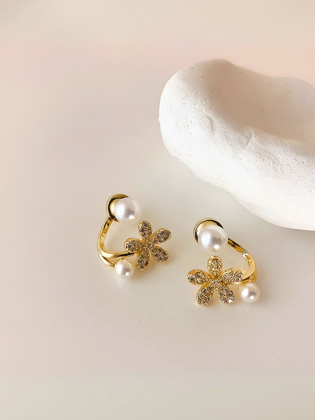 COOLWOOL Contemporary Studs Earrings