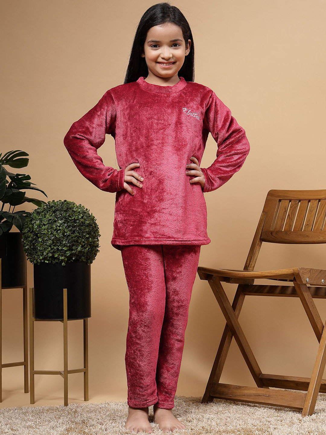 KLOTTHE Girls Round Neck Night suit