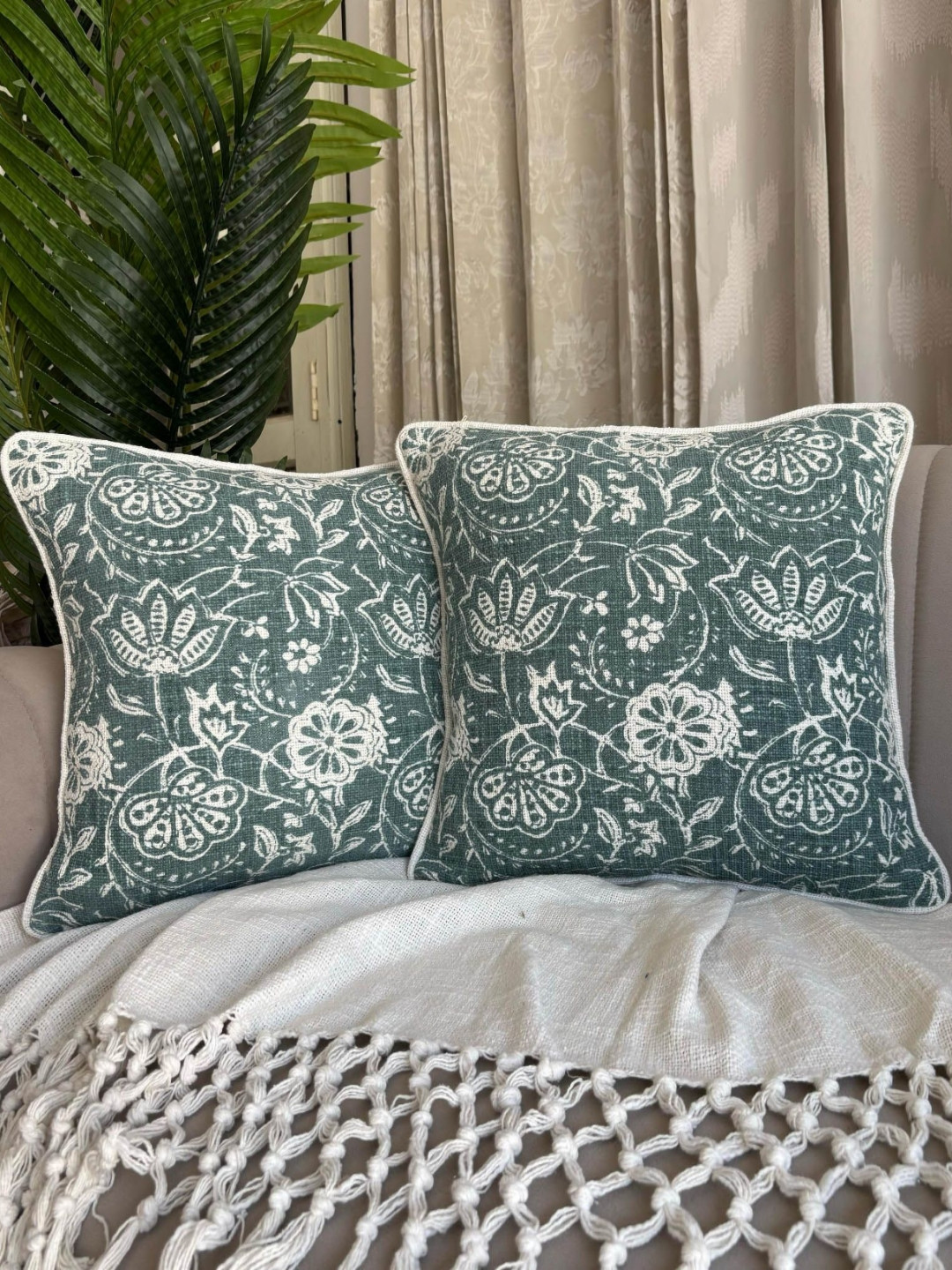 EXPORT HOUSE Green & White 2 Pieces Cotton Floral Square Cushion Covers