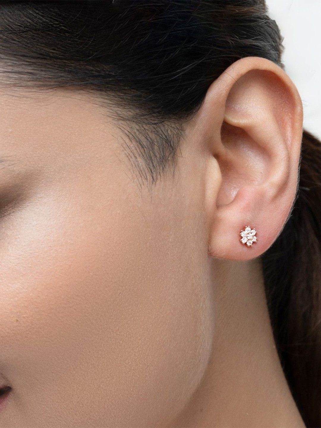 RACHIVA 925 Sterling Silver Rose Gold-Plated Daisy Floral Studs