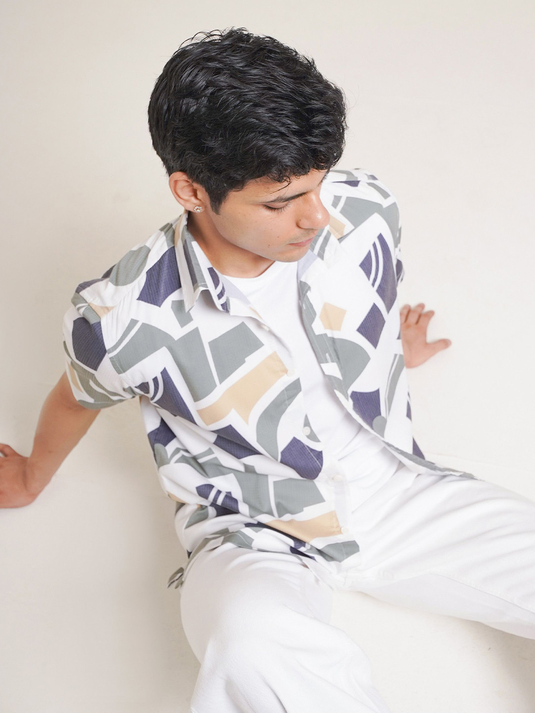 The Roadster Lifestyle Co Printed 100% Cotton Boxy & Loose Fit Spread Collar Shirt