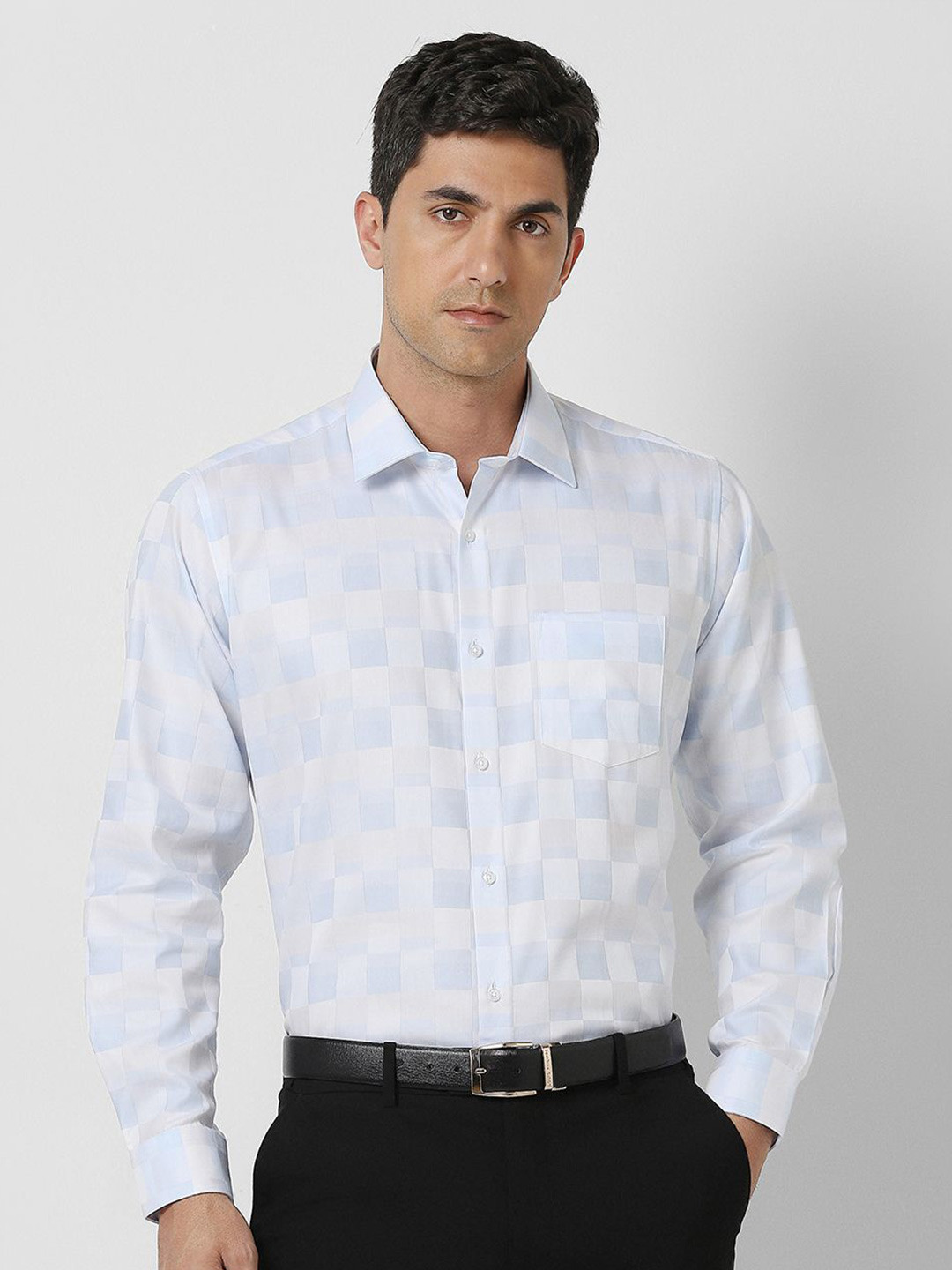 Van Heusen Men Gingham Checked Spread Collar Pure Cotton Shirt