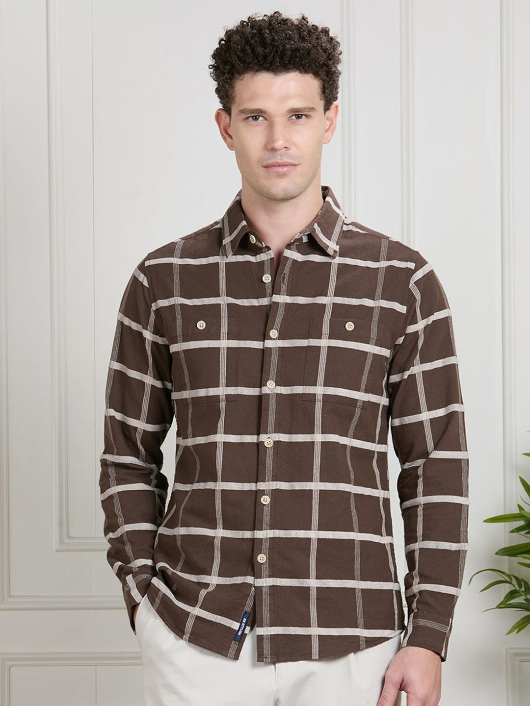 VALEN CLUB Men Premium Checks Spread Collar Slim Fit Cotton Casual Shirt