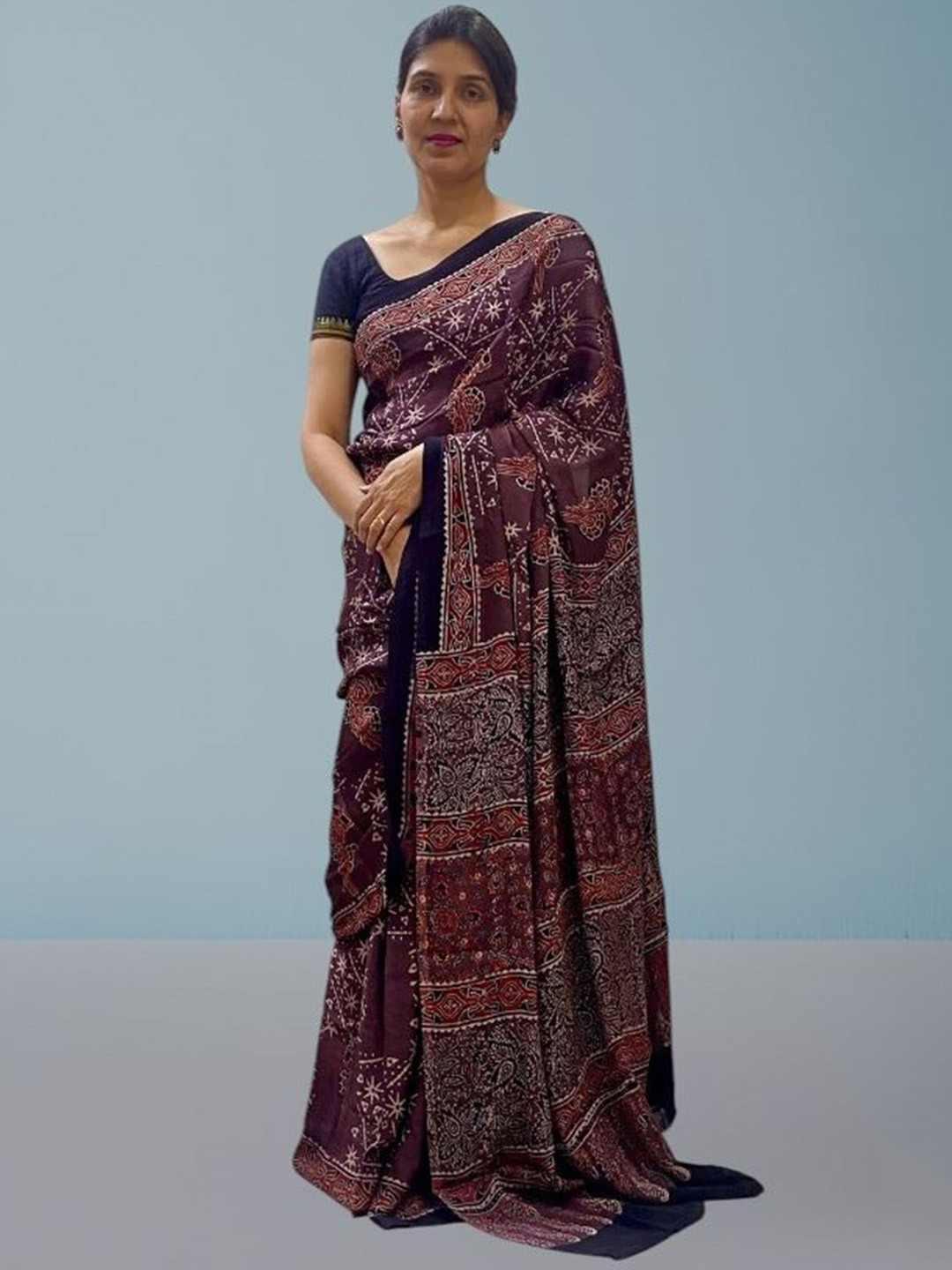 Eternal Pehnawa Ethnic Motifs Printed Saree With Blouse