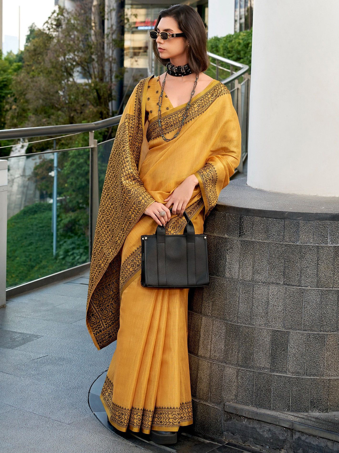 MAHALASA  Women Tissue Silk Saree