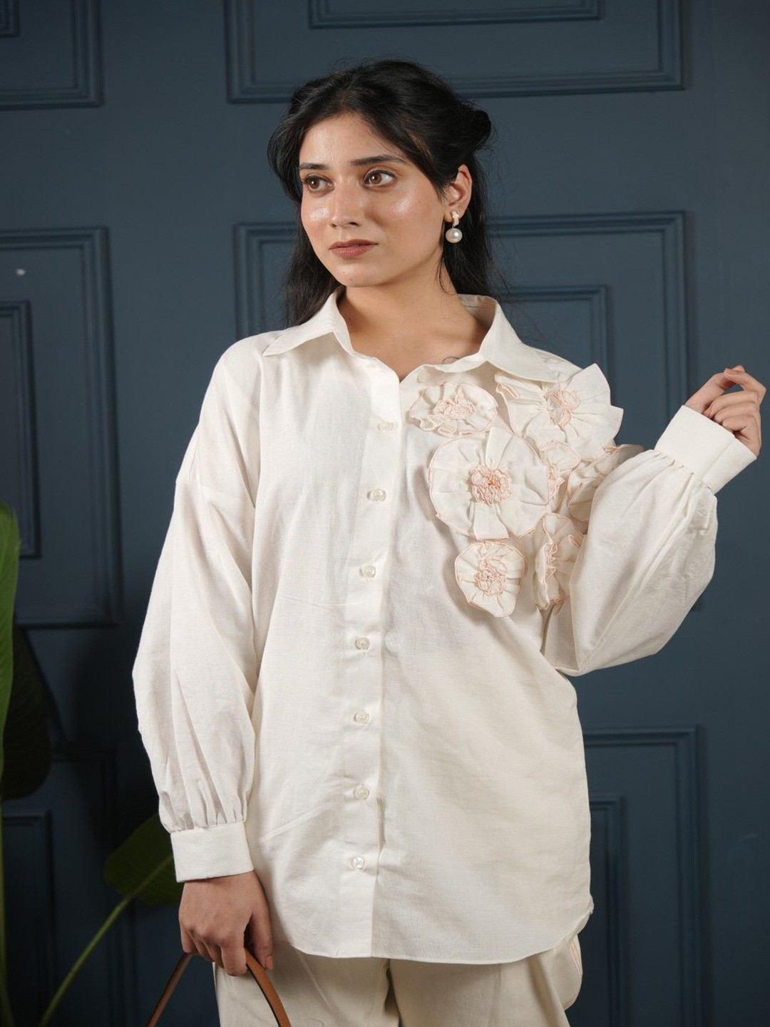 ATTIBO Women Opaque Puff Sleeves Spread Collar Applique Oversized Casual Shirt