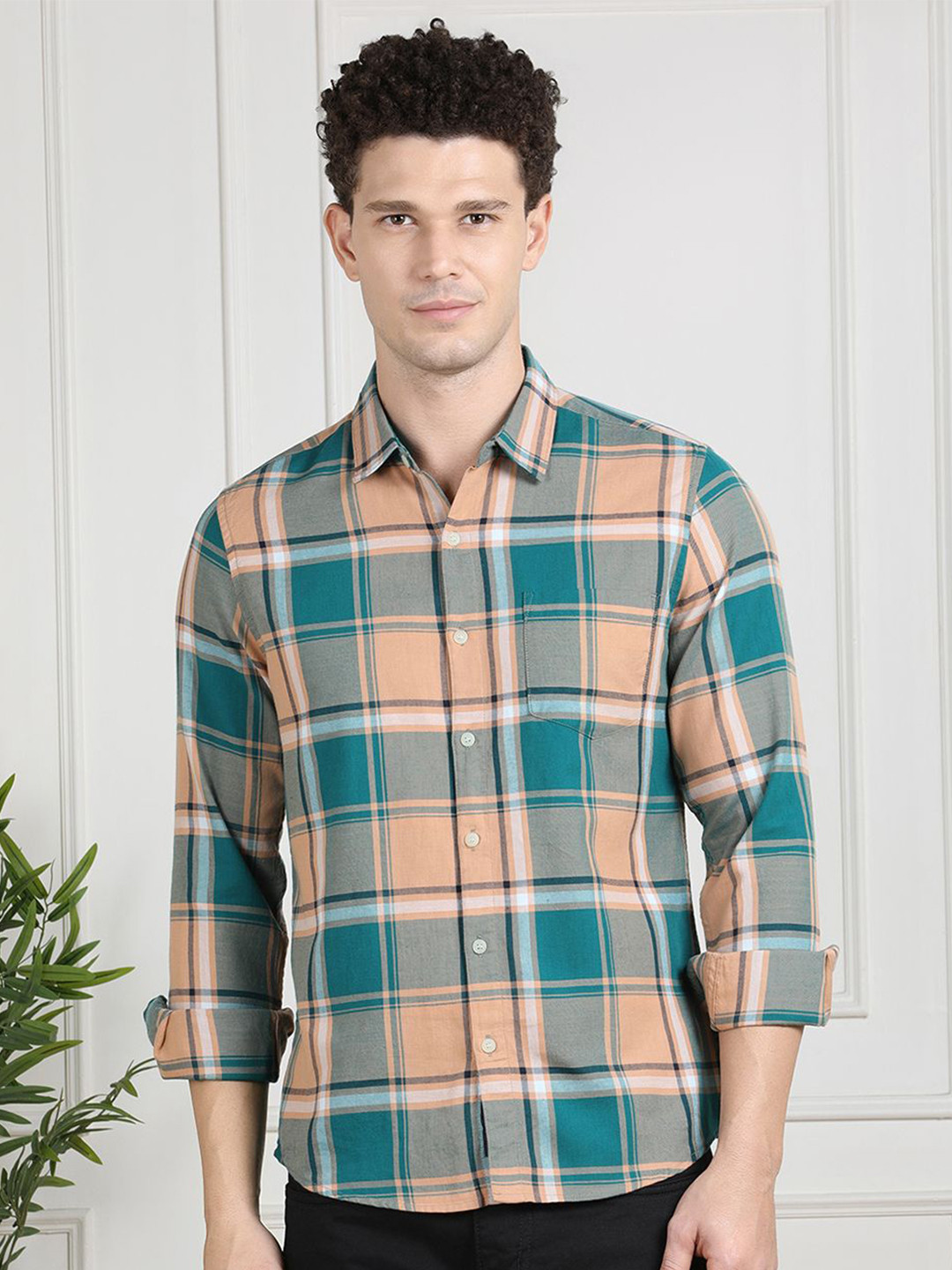 VALEN CLUB Men Checked Tartan Checks Chest Pocket Casual Shirt