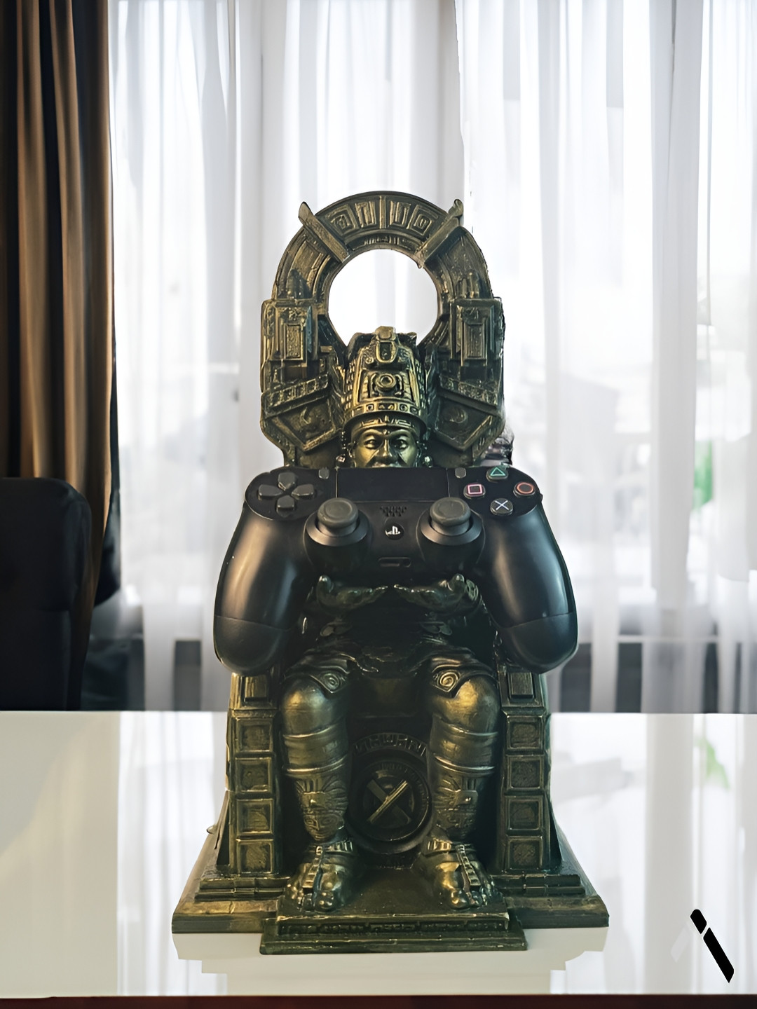 Archadia Black Polyresin Matte Living Room Medium Showpiece - 14.2 Inches