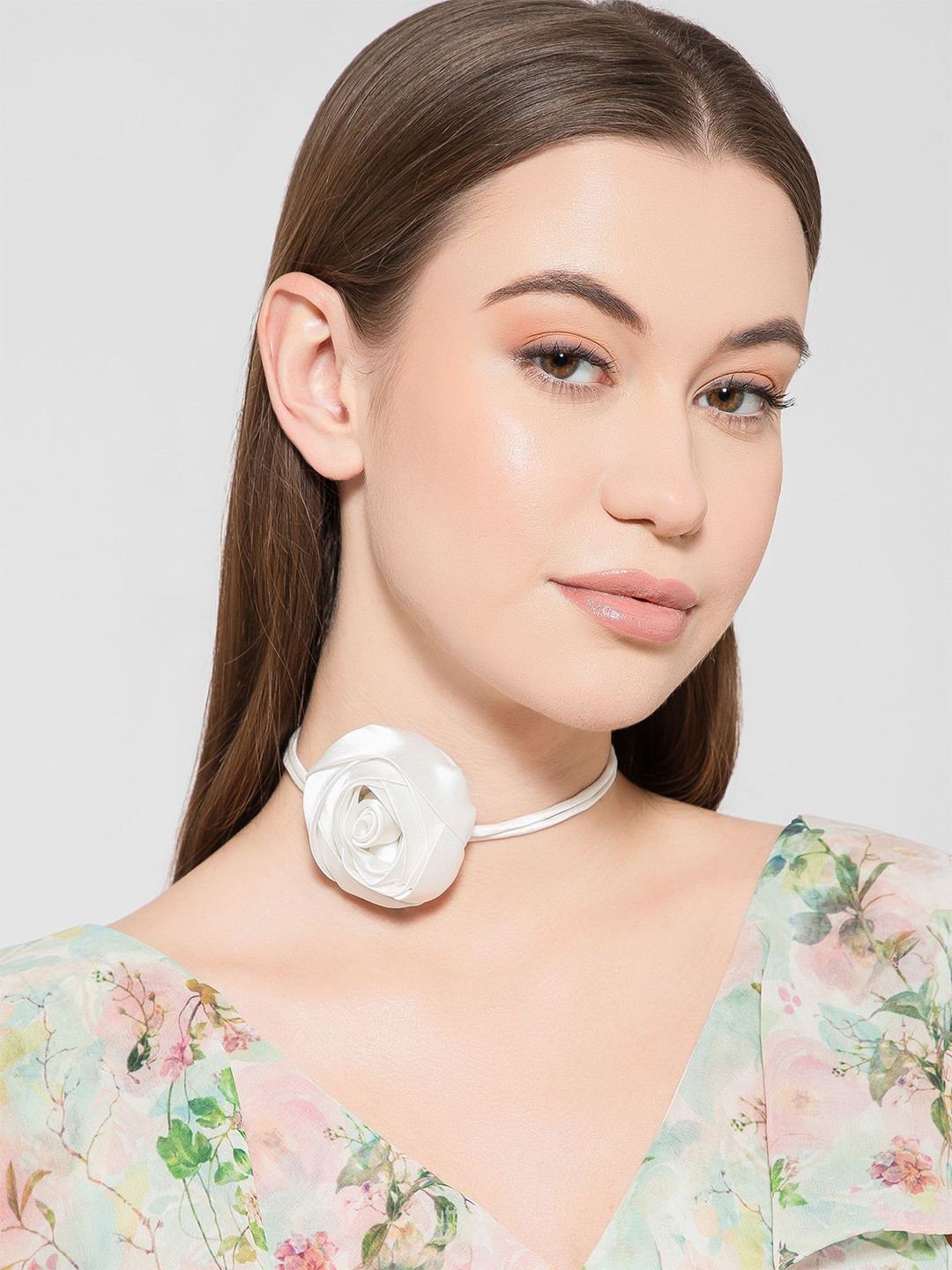 DEPANO Satin Floral Shaped Choker Necklace