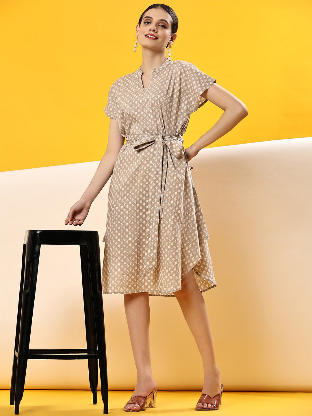 Brown Geometric Print Belted V-Neck Knee Length Dress