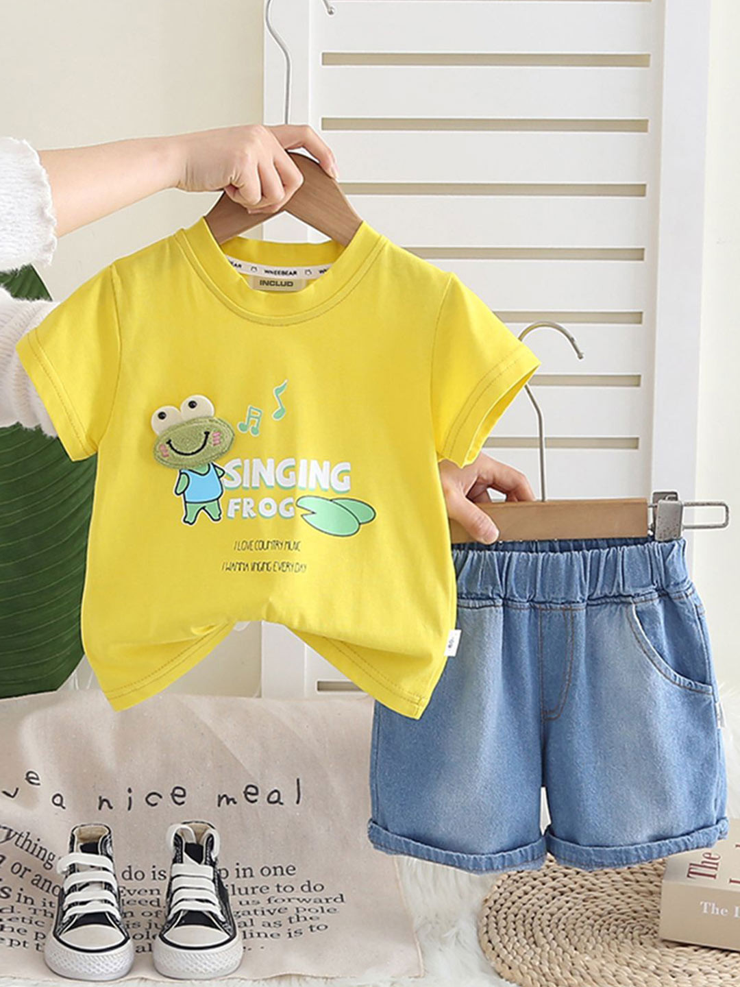 INCLUD Boys Frog Graphic Printed Round Neck T-Shirt With Shorts