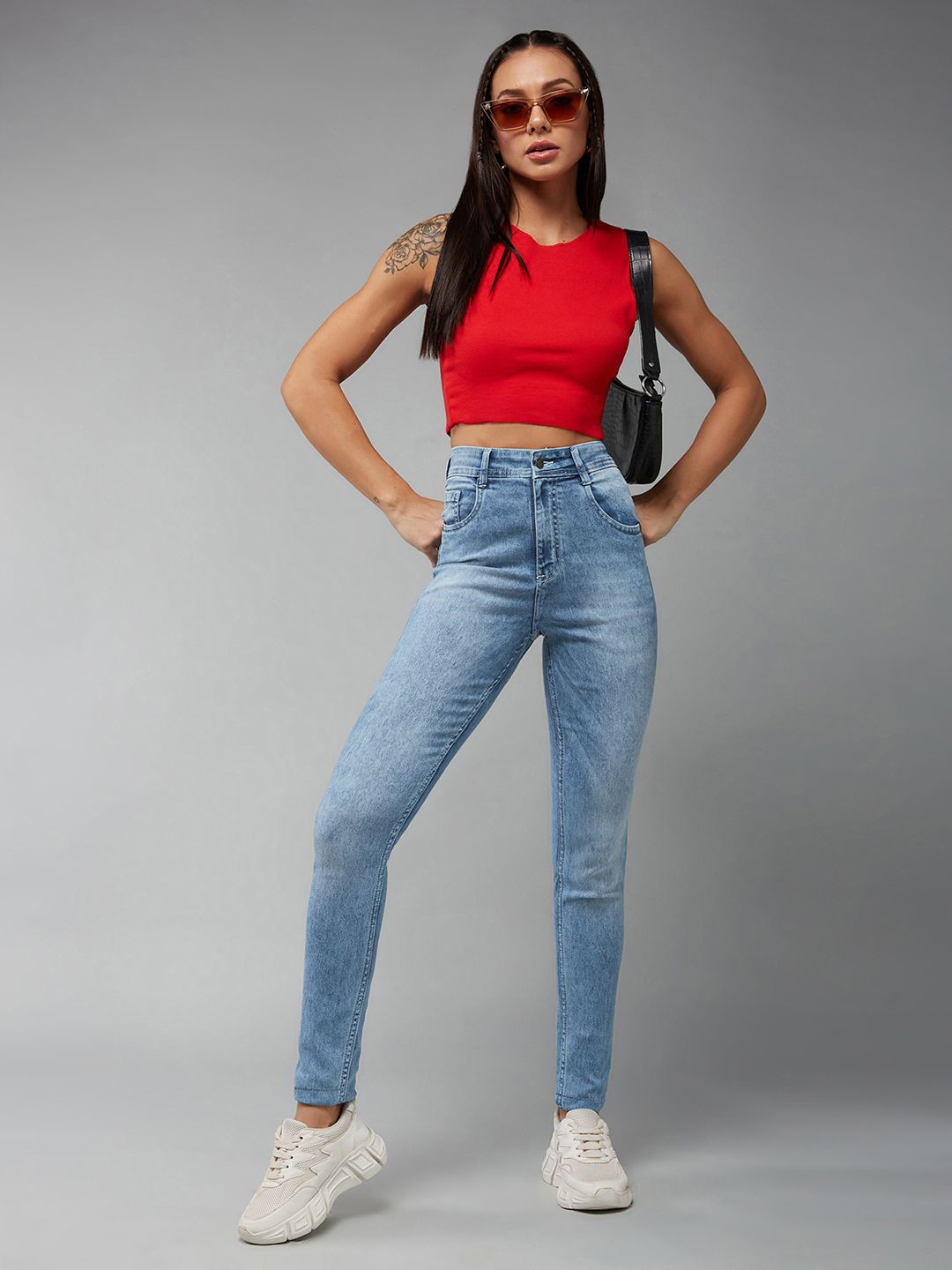 DOLCE CRUDO Women Slim Fit High-Rise Light Fade Stretchable Jeans