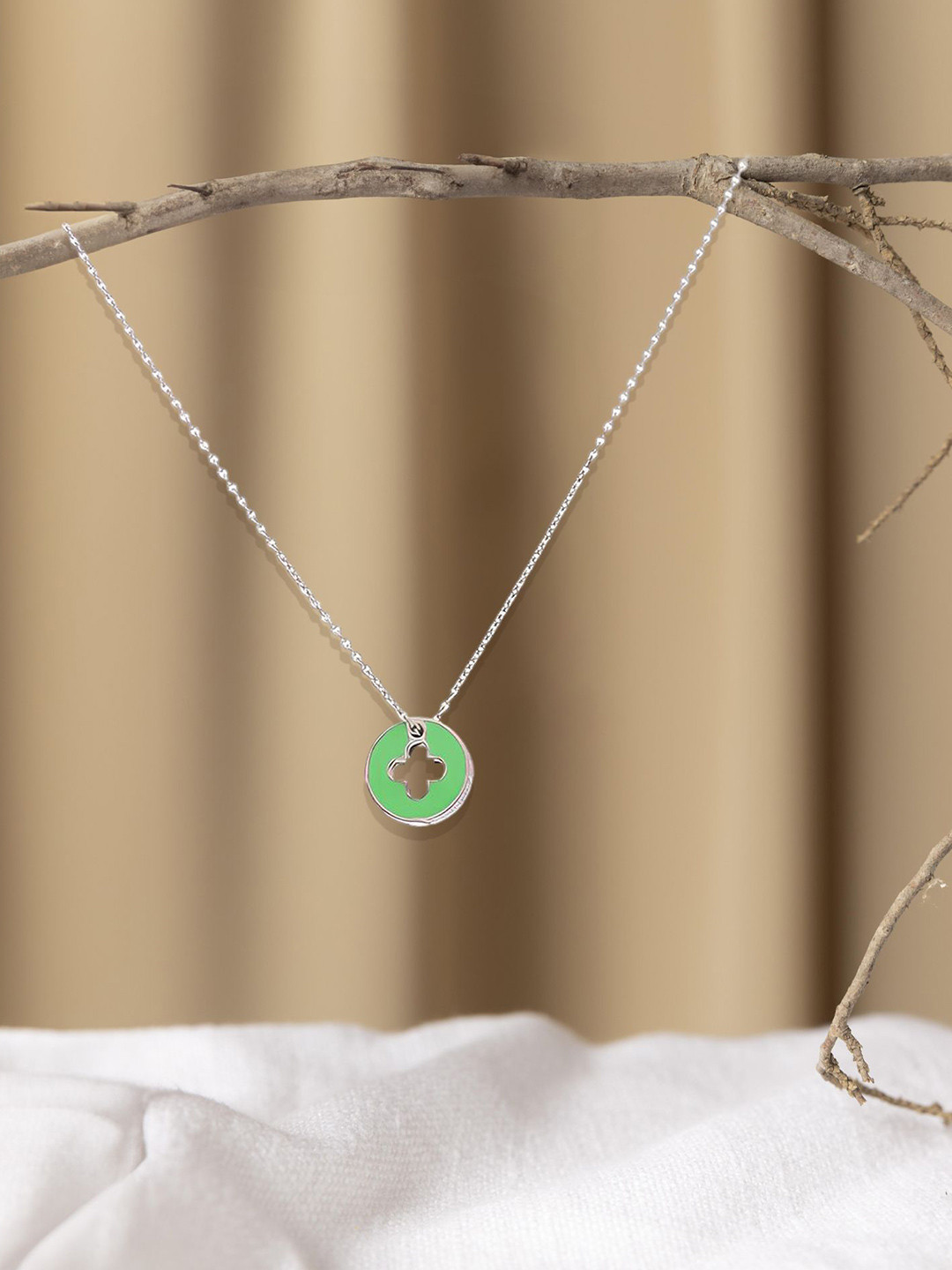 TVISVA JEWELS 925 Sterling Silver Rhodium-Plated Clover Cutout Pendant Chain